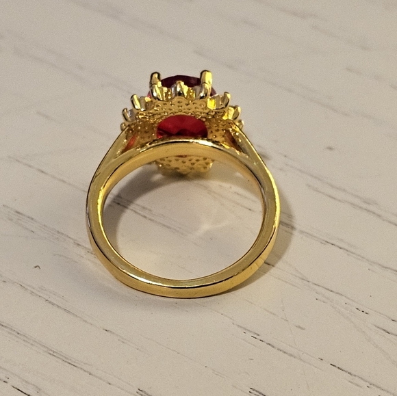 Glamour Floral Garnet Ring - Picture 4 of 5